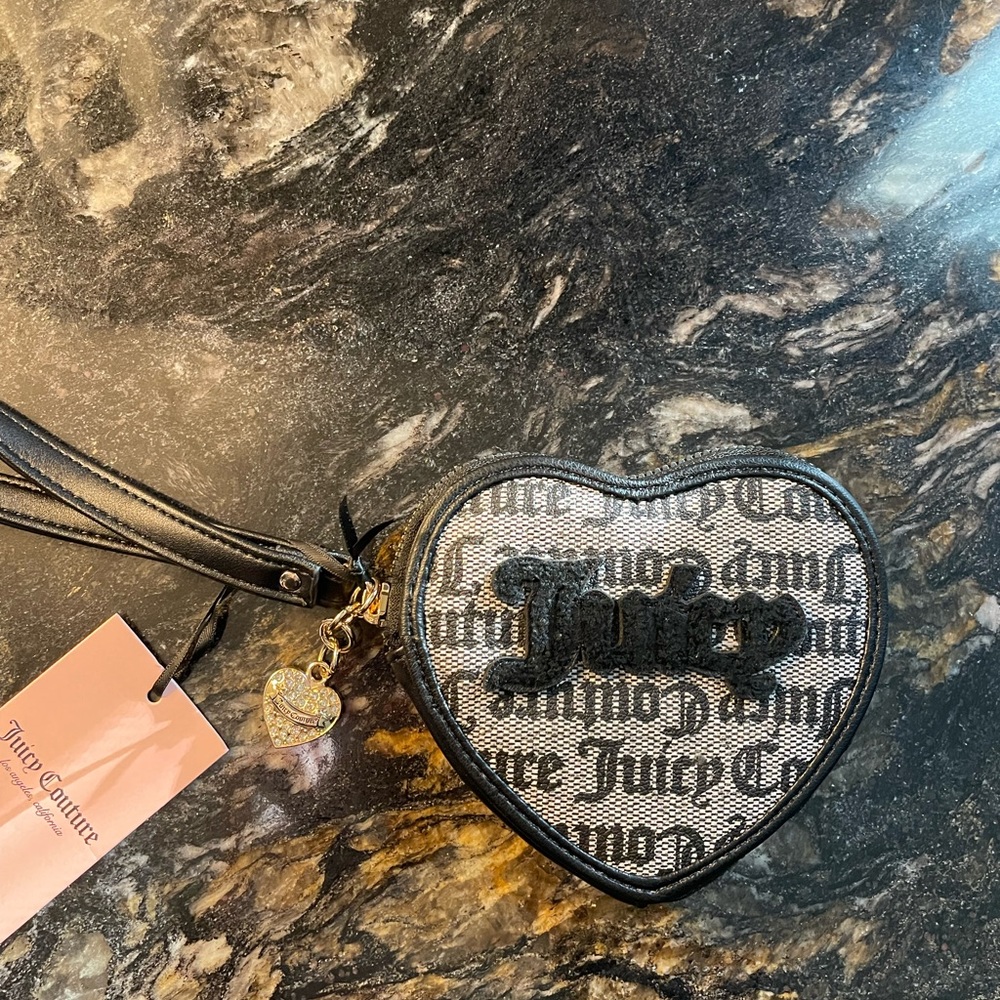 💖Juicy Couture Status Black Beige Paparazzi Heart Wristlet